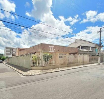 Casa com 4 Quartos e 4 Vagas à Venda no Bairro Suíssa, Aracaju