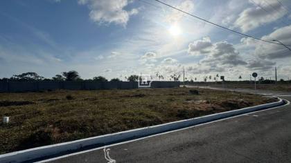 Lote com 286 m² à Venda no Condomínio Villaredo Aruana, Robalo