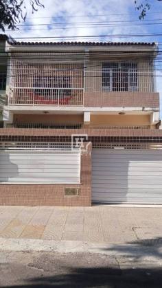 Casa com 4 Quartos e 2 Vagas à Venda no Bairro Suíssa, Aracaju