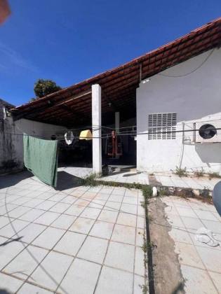 Ponto Comercial com 6 Salas e 4 Vagas à Venda no Salgado Filho