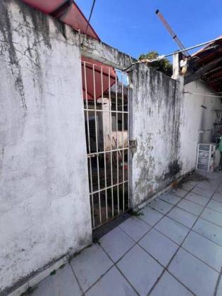 Ponto Comercial com 6 Salas e 4 Vagas à Venda no Salgado Filho