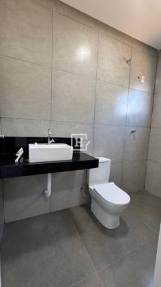 Casa com 3 Quartos, Área Gourmet e 2 Vagas à Venda no Robalo