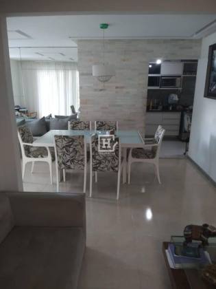 Casa com 3 Quartos à Venda no Condomínio Santa Felicidade Ville