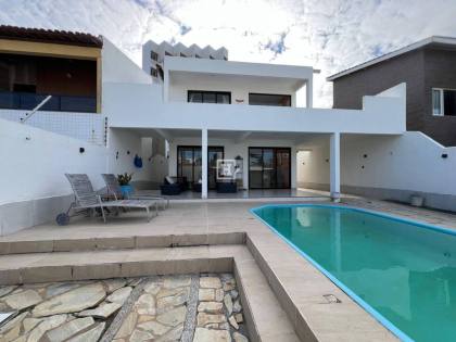 Casa com 5 Quartos e Piscina na Coroa do Meio