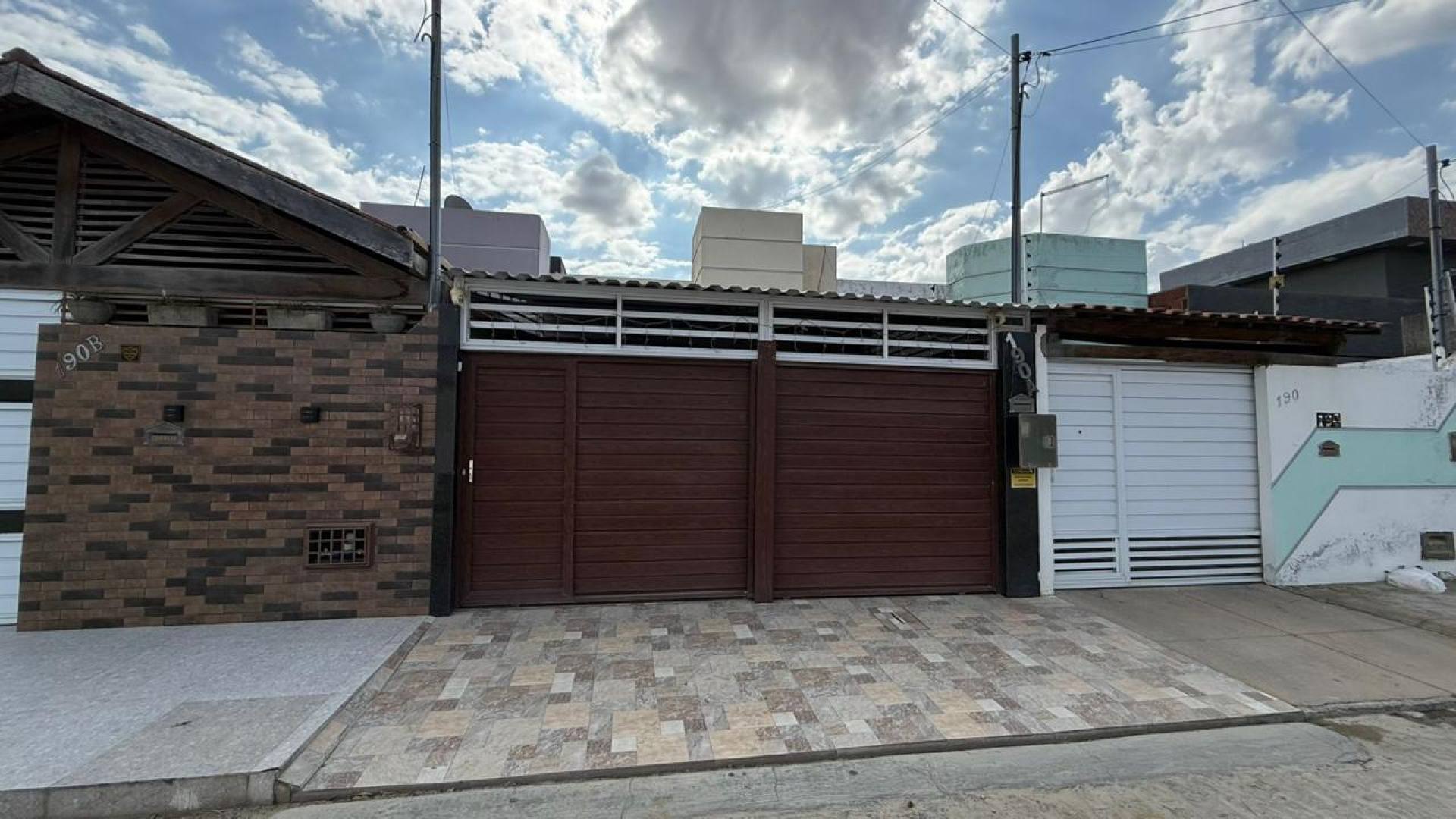 Casa no Portal Sudoeste | 120m² | 3 Quartos c/ Suíte | Energia Solar | 2 Vagas | R$ 250 Mil