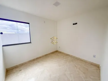 Casa à venda no Village Sudoeste com 3 quartos e área gourmet, por R$ 365.000