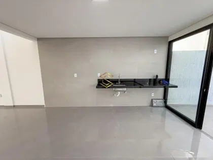 Casa 3 quartos com suíte no Monteville Residence Privê