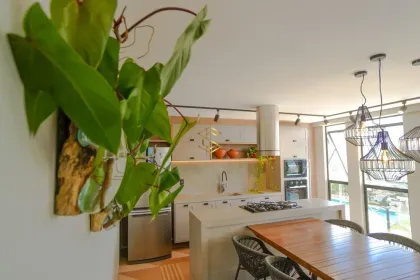 Casa em condomínio - Ecoville – 2 suítes e acabamento impecável - R$ 550.000