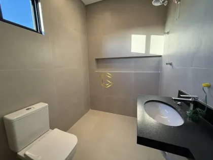 Casa em condomínio - Ecoville – 2 suítes e acabamento impecável - R$ 550.000