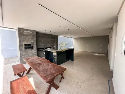 Excelente casa disponível no Alphaville Campina Grande, 4 SUÍTES, por R$ 2.500.000,00
