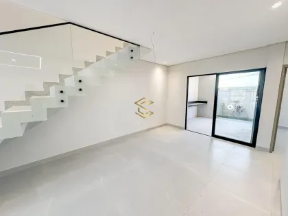 Casa no Ecoville Residence, 4 quartos e gourmet, R$ 950.000,00