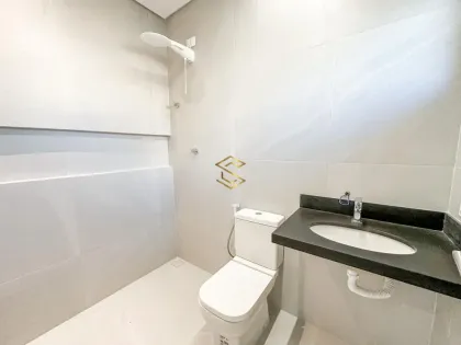 Casa no Ecoville Residence, 4 quartos e gourmet, R$ 950.000,00