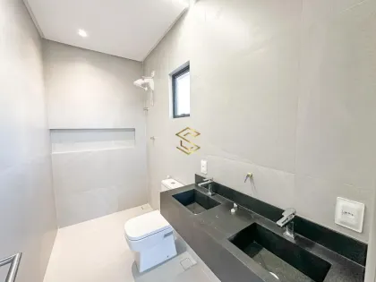 Casa no Ecoville Residence, 4 quartos e gourmet, R$ 950.000,00