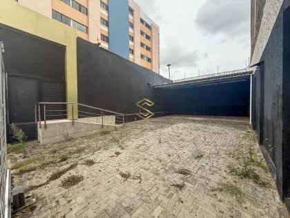 Prédio Comercial 157m² com 5 Escritórios + Estacionamento no Catolé
