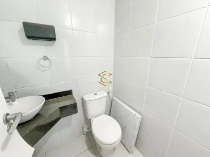 Prédio Comercial 157m² com 5 Escritórios + Estacionamento no Catolé