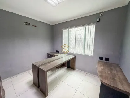 Prédio Comercial 157m² com 5 Escritórios + Estacionamento no Catolé