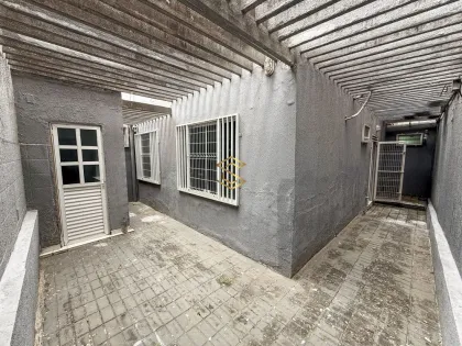 Prédio Comercial 157m² com 5 Escritórios + Estacionamento no Catolé