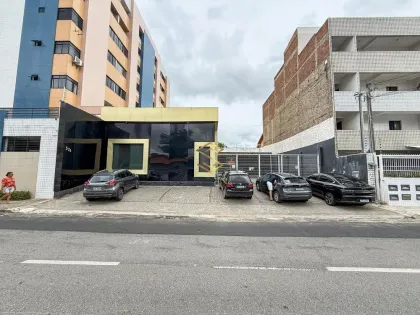 Prédio Comercial 157m² com 5 Escritórios + Estacionamento no Catolé