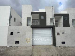 Casa duplex a venda no centenário