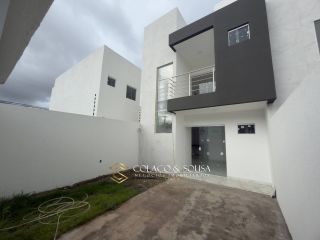 Casa duplex a venda no centenário
