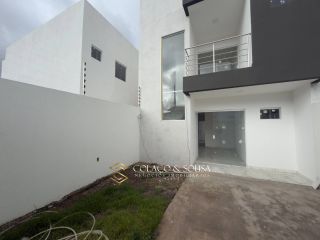 Casa duplex a venda no centenário