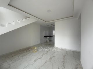 Casa duplex a venda no centenário