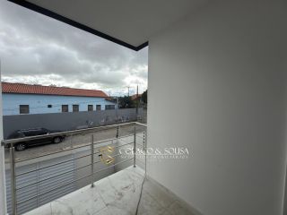 Casa duplex a venda no centenário