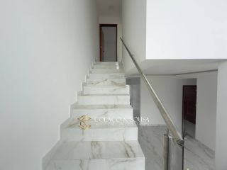 Casa duplex a venda no centenário