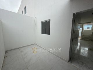 Casa duplex a venda no centenário