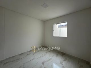 Casa duplex a venda no centenário
