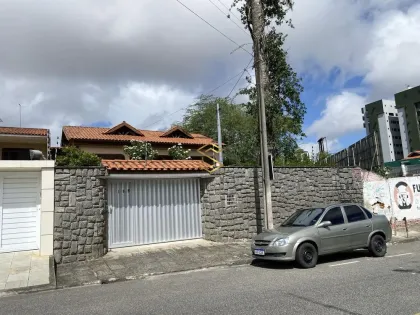 Casa GRANDE a Venda no bairro da Prata em Campina Grande, PB