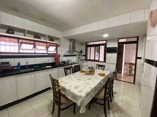 Casa grande á venda no bairro Itararé em Campina Grande, PB
