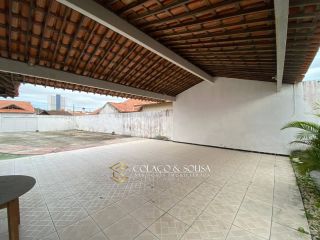 Casa grande á venda no bairro Itararé em Campina Grande, PB