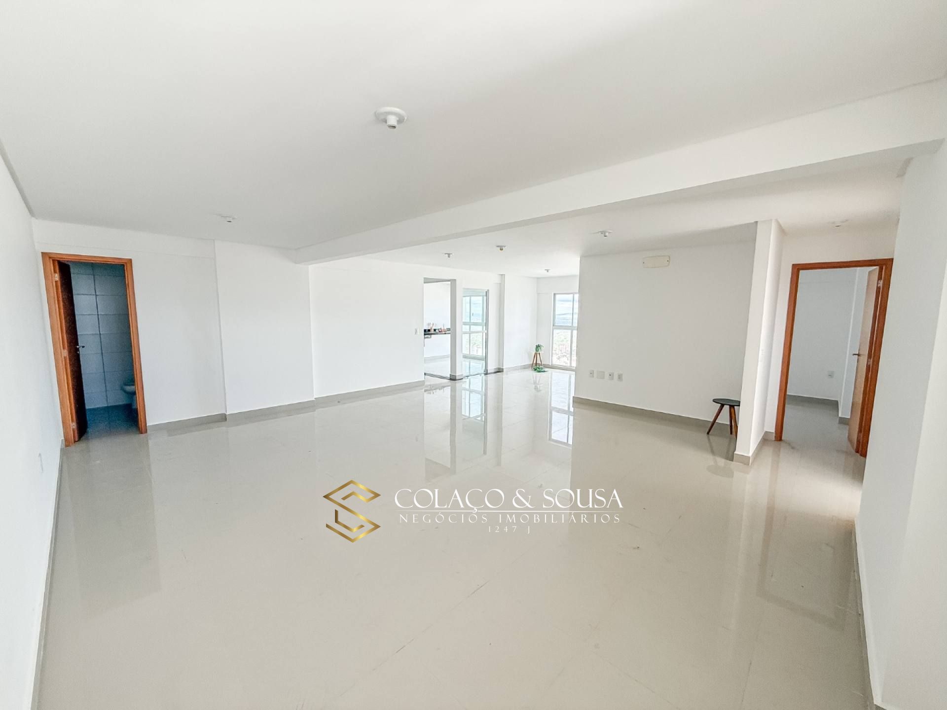 Apartamento no Palazzo Roberto Pinto | 234m² | 4 Suítes | 3 Vagas
