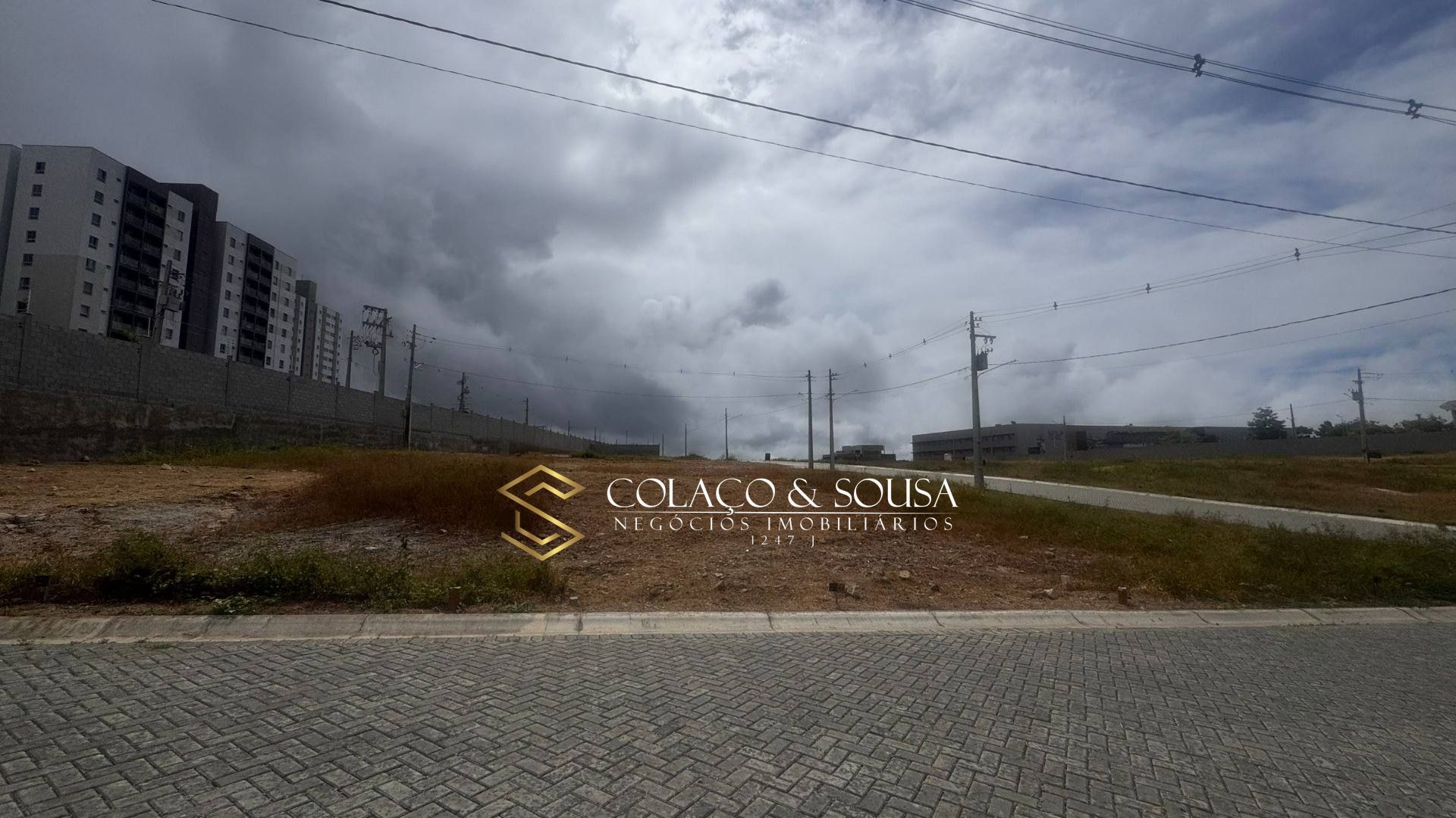 Lote / Terreno 8x20 no Condomínio PrimeVille Para Vender no bairro Malvinas em Campina Grande