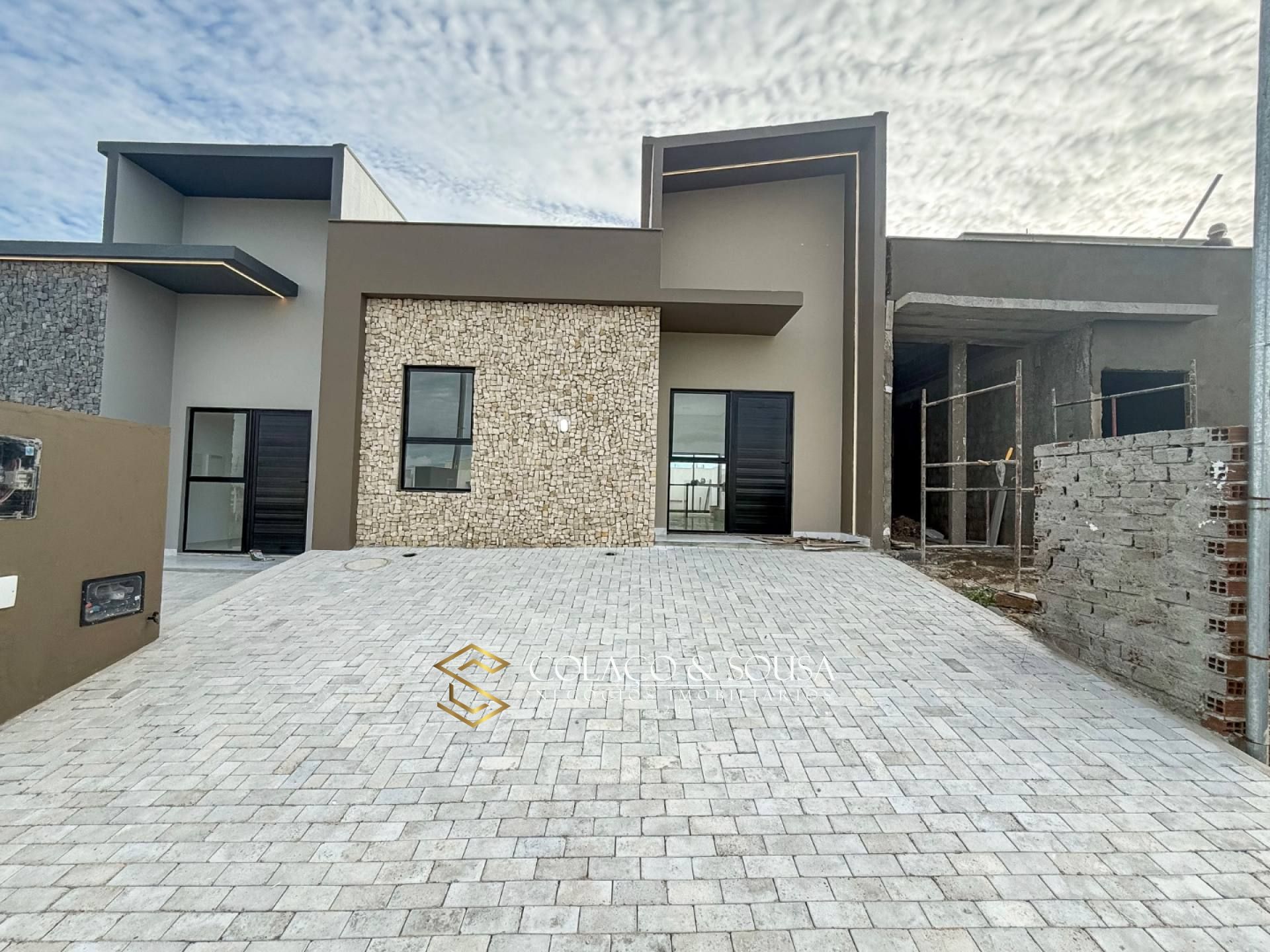 Casa nova com 3 quartos e suíte em condomínio fechado | Village Sudoeste Privê