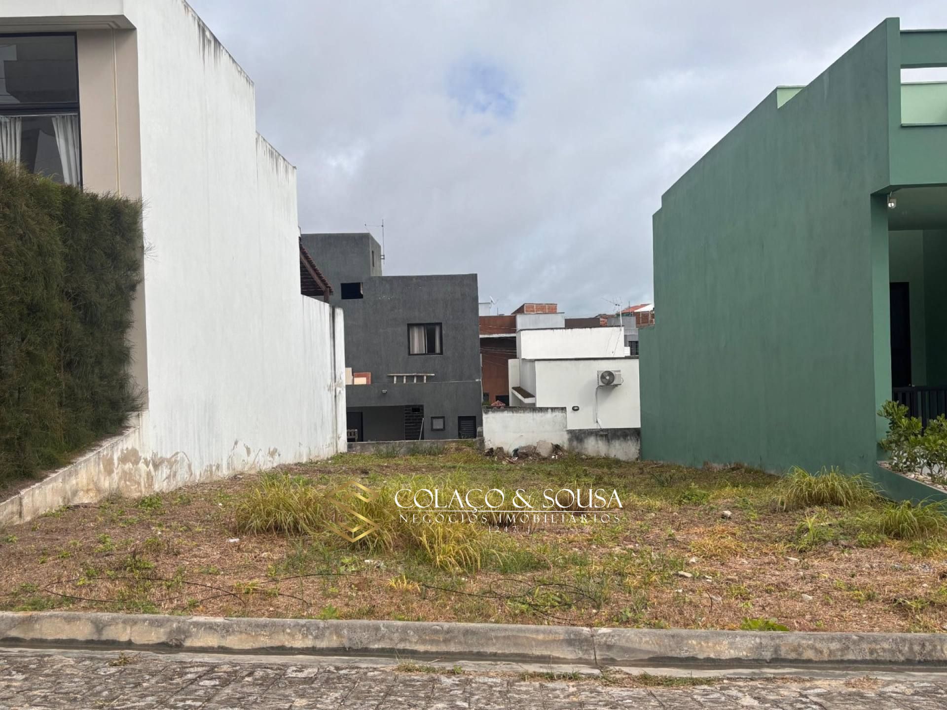 Lote padrão para VENDA  no Monteville Residence Privê