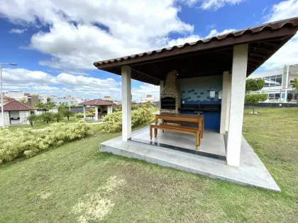 Lote à venda com 180m² no Monteville Residence Privê