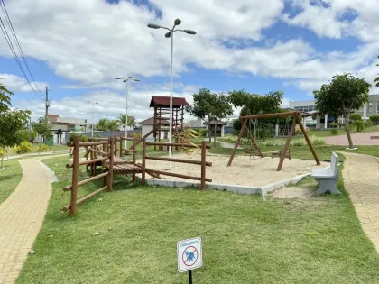 Lote à venda com 180m² no Monteville Residence Privê