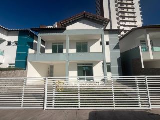 Casa Duplex a venda em condomínio fechado no bairro do Alto Branco com estrutura de lazer completa 
