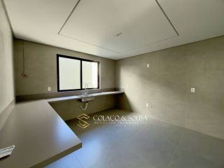 CASA NOVA A VENDA NO ALPHAVILLE MIRANTE com 04 suítes amplas e área de lazer privativa  
