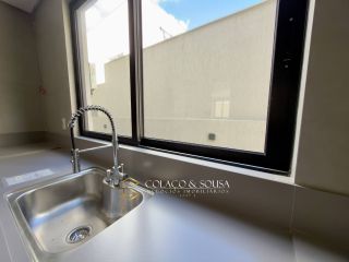 CASA NOVA A VENDA NO ALPHAVILLE MIRANTE com 04 suítes amplas e área de lazer privativa  