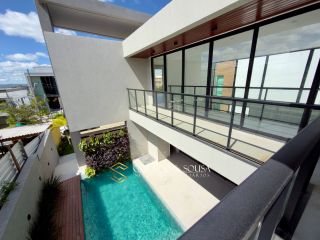 CASA NOVA A VENDA NO ALPHAVILLE MIRANTE com 04 suítes amplas e área de lazer privativa  