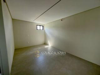 CASA NOVA A VENDA NO ALPHAVILLE MIRANTE com 04 suítes amplas e área de lazer privativa  