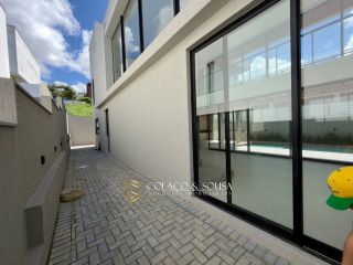 CASA NOVA A VENDA NO ALPHAVILLE MIRANTE com 04 suítes amplas e área de lazer privativa  
