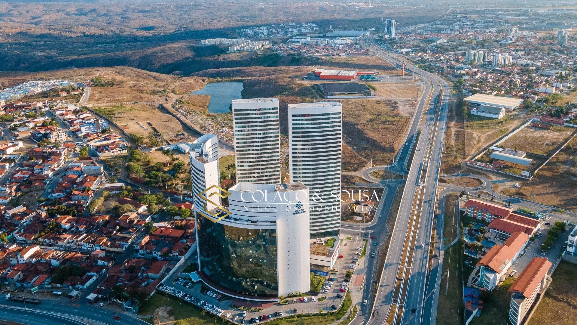 Flat com 2 quartos para Venda no Heron Marinho.