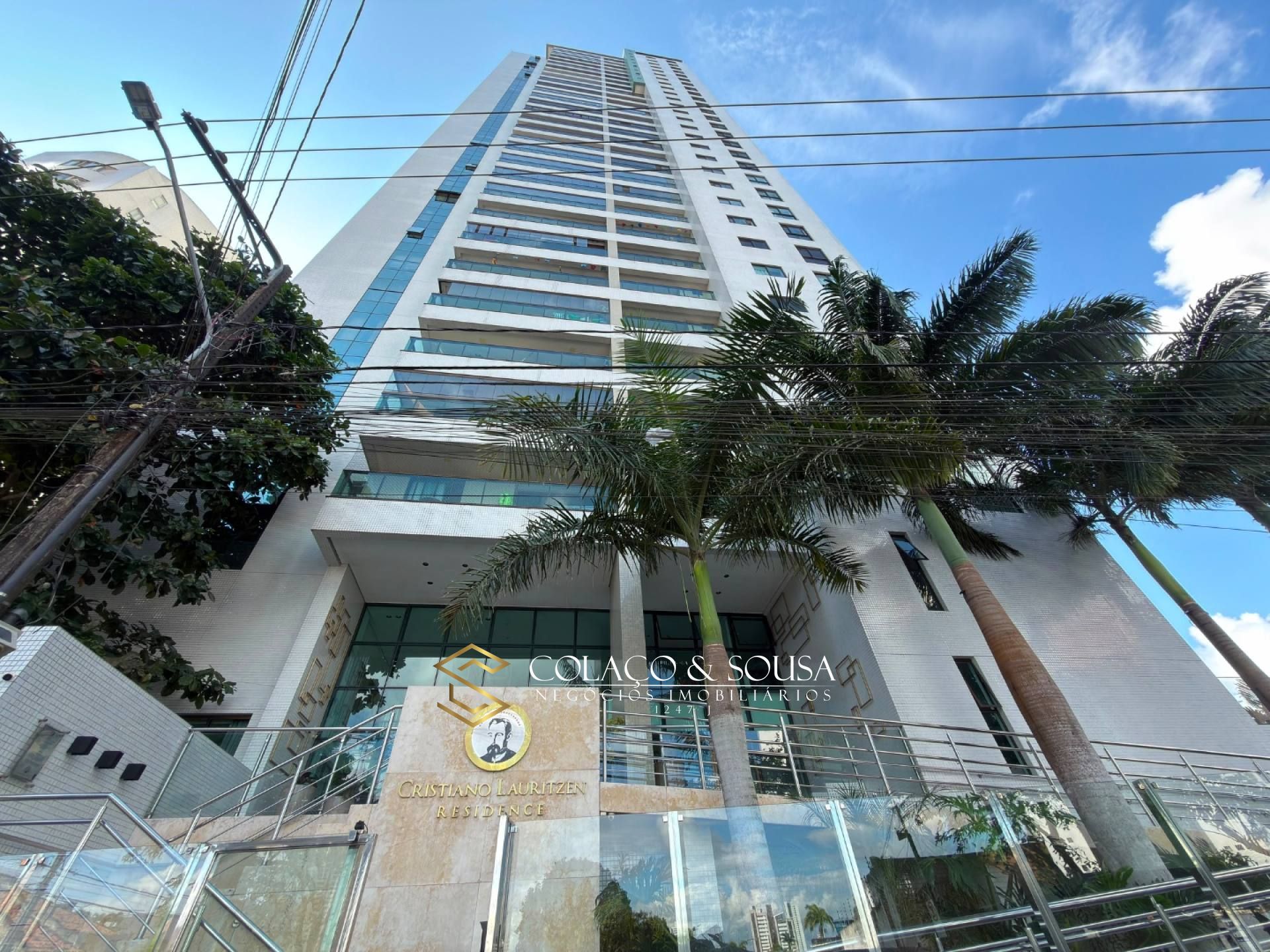 APARTAMENTO COM 03 suítes e 02 vagas de garagem à venda no centro próximo ao açude Velho em Campina Grande 