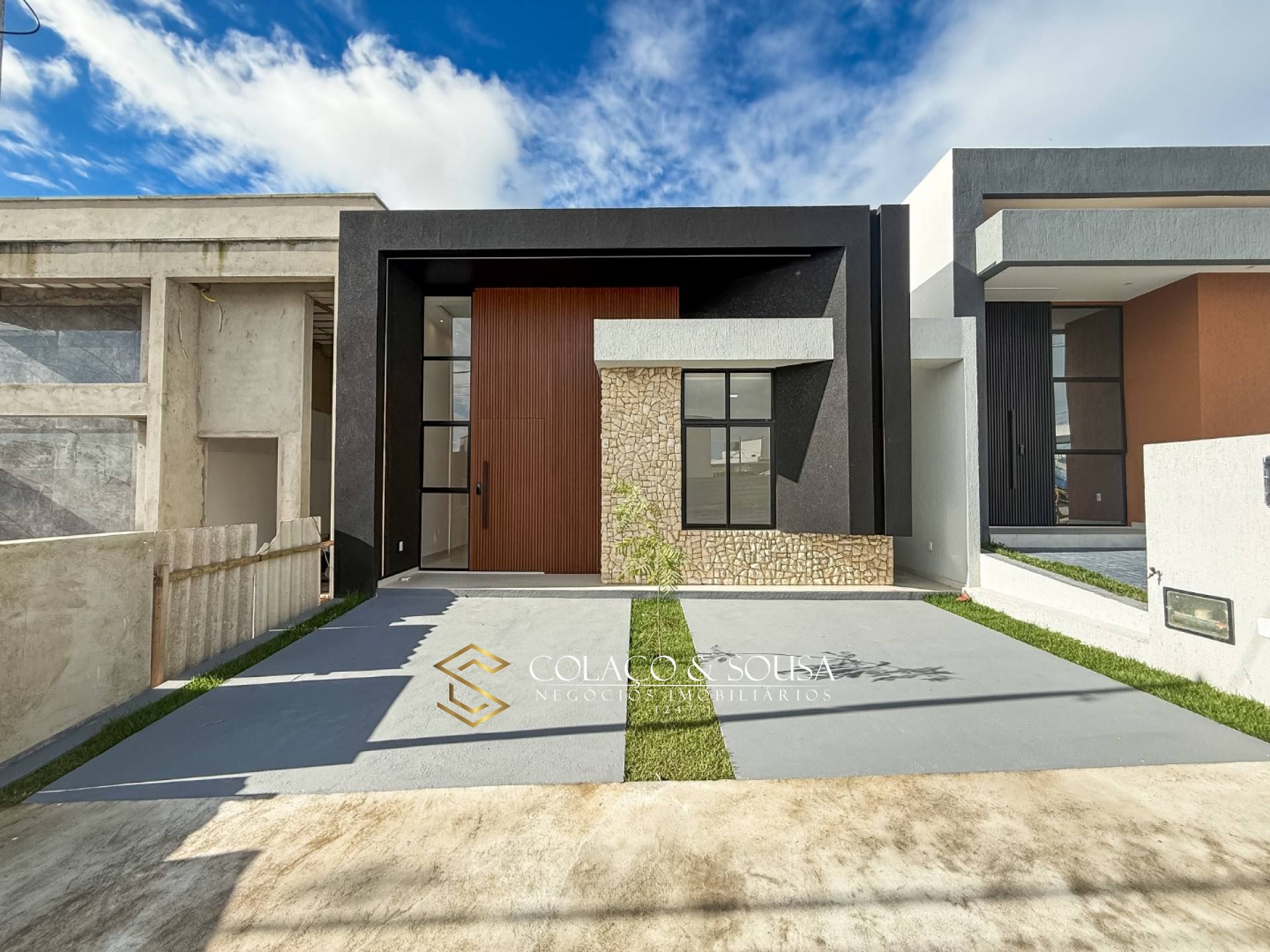 Casa pronta com 3 quartos e suíte com closet no Parkville Residence | R$ 580 mil