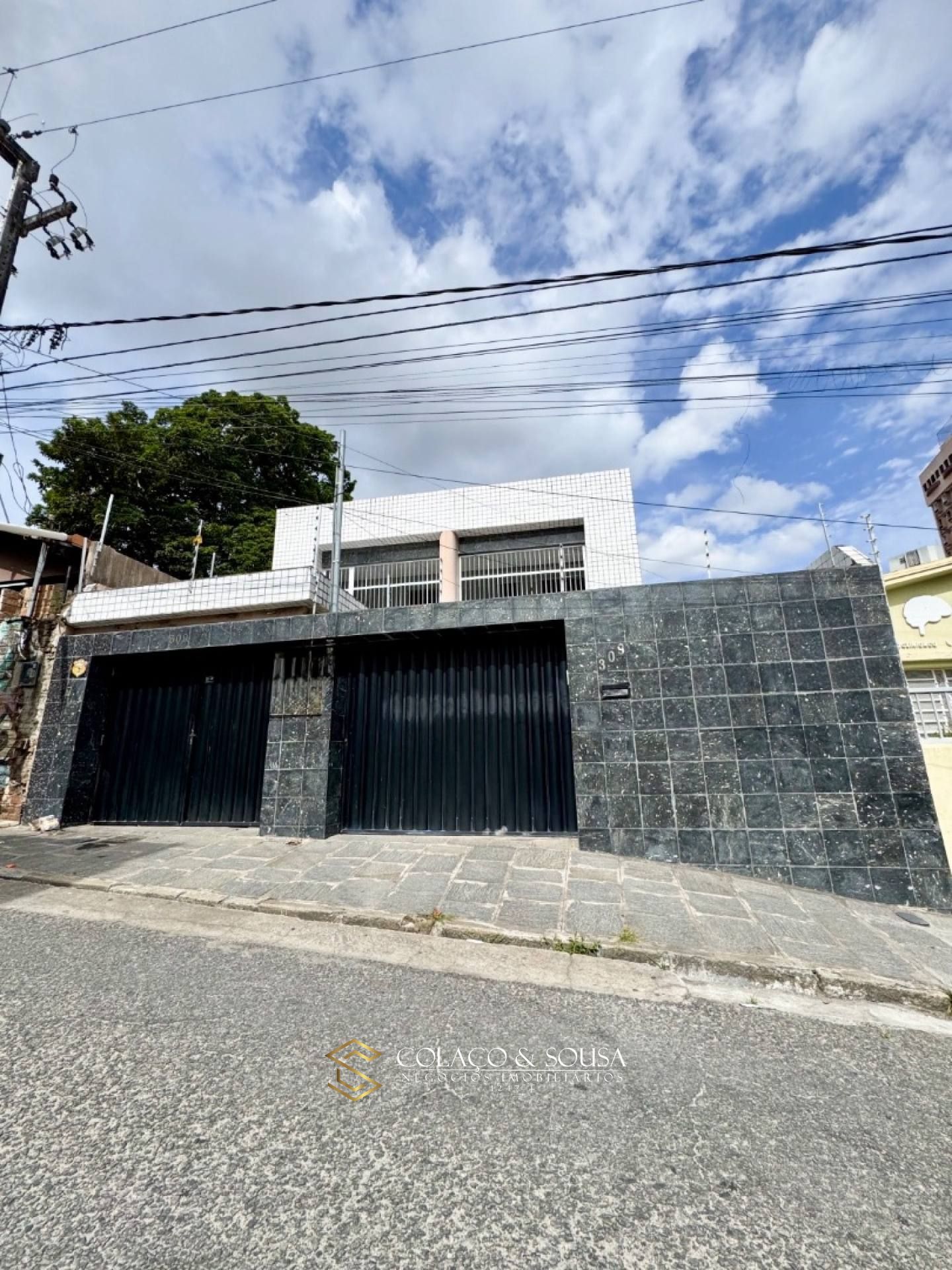 CASA PARA LOCAÇÃO NO CENTRO DE CAMPINA GRANDE IDEAL PARA RESIDÊNCIA OU PARA FINS COMERCIAIS.