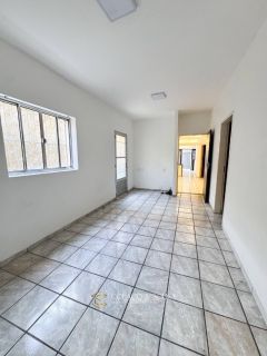 CASA PARA LOCAÇÃO NO CENTRO DE CAMPINA GRANDE IDEAL PARA RESIDÊNCIA OU PARA FINS COMERCIAIS.